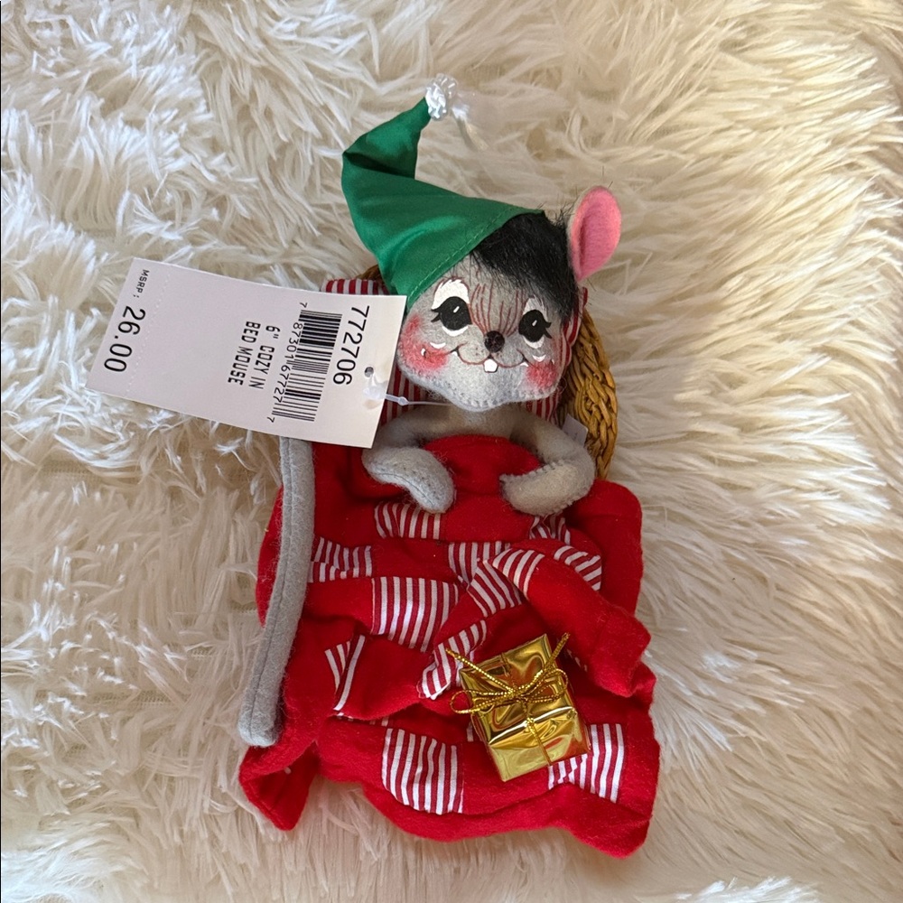 2006 Hard To Find Annalee Festive Mouse Cozy In Bed for Christmas
